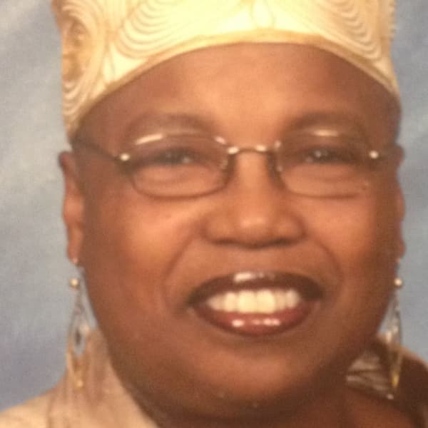 Dr Cynthia Cole