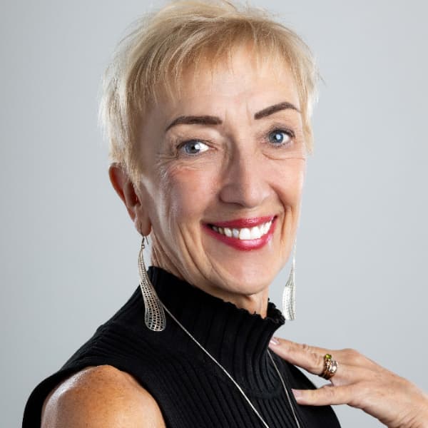 Claudia Holcombe