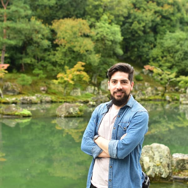 Victor Elizondo