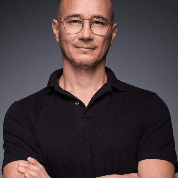 César Sandoval