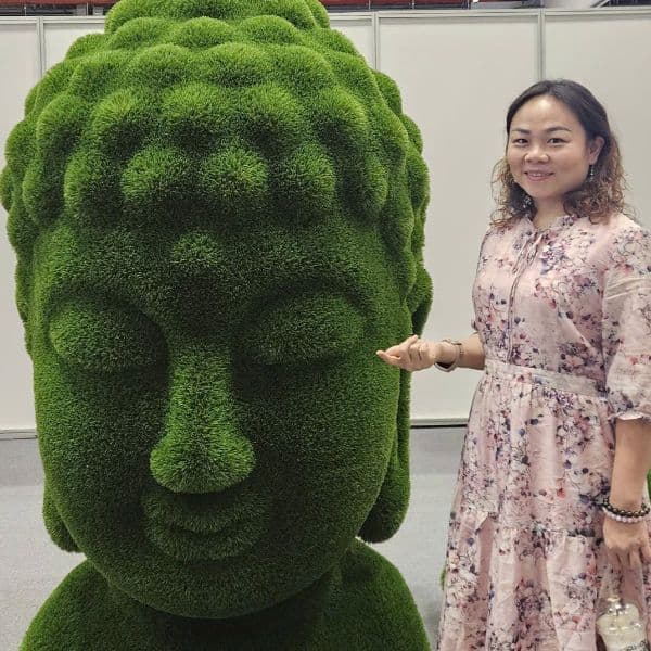 Loan (Lucy) Trinh Ngoc
