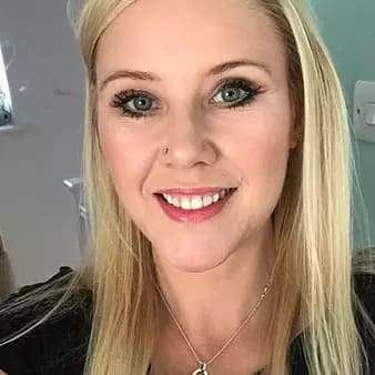 Nicola Molloy